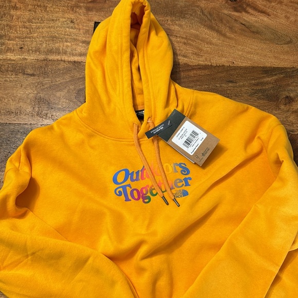 The North Face Outdoors Together Hoodie in yellow rainbow - Picture 3 of 3